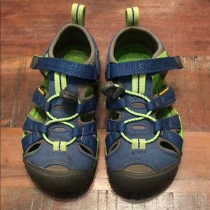 Keens Little Kid size 10 Sandal